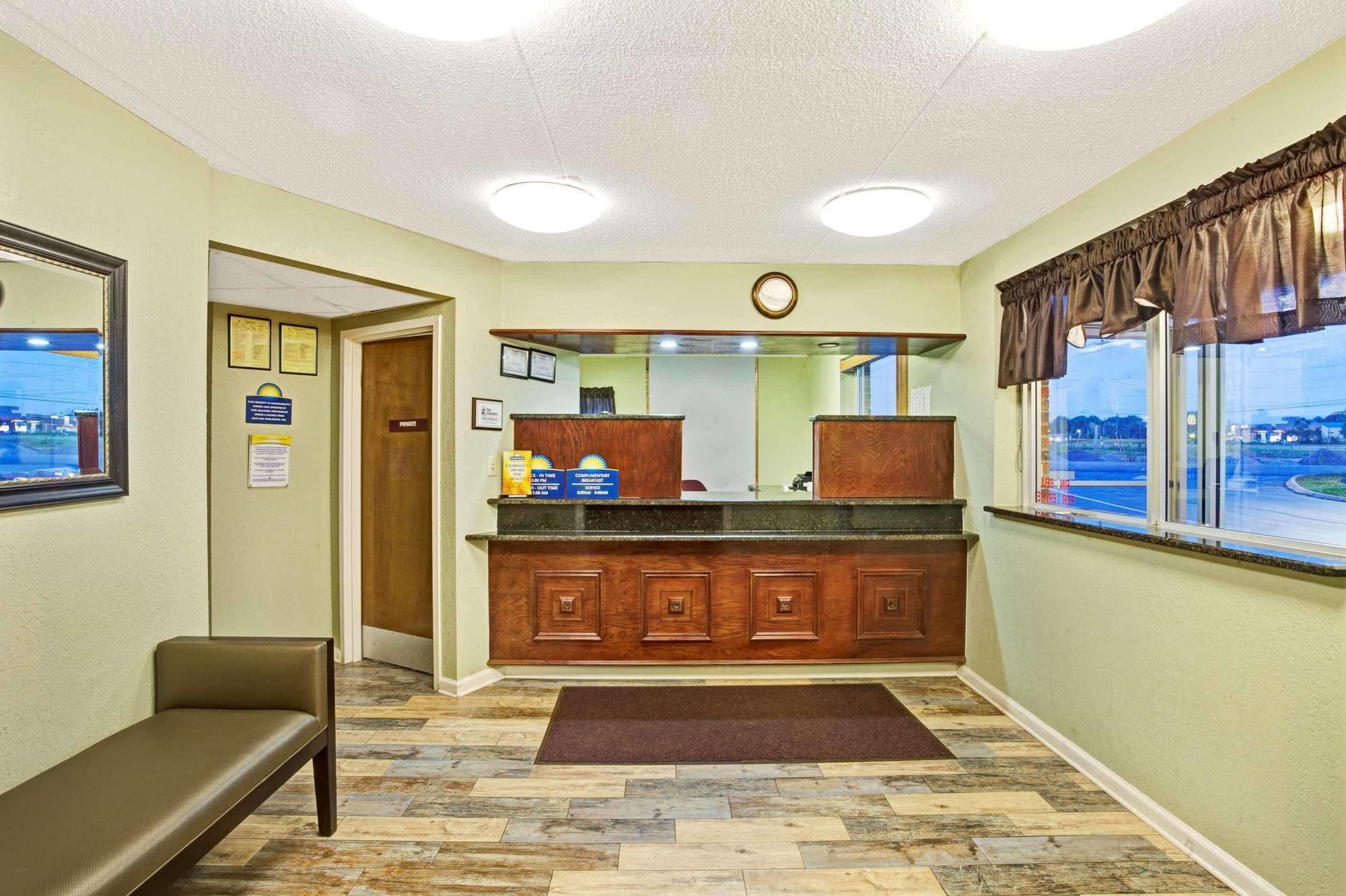 Days Inn By Wyndham Clarksville Tn Exterior foto